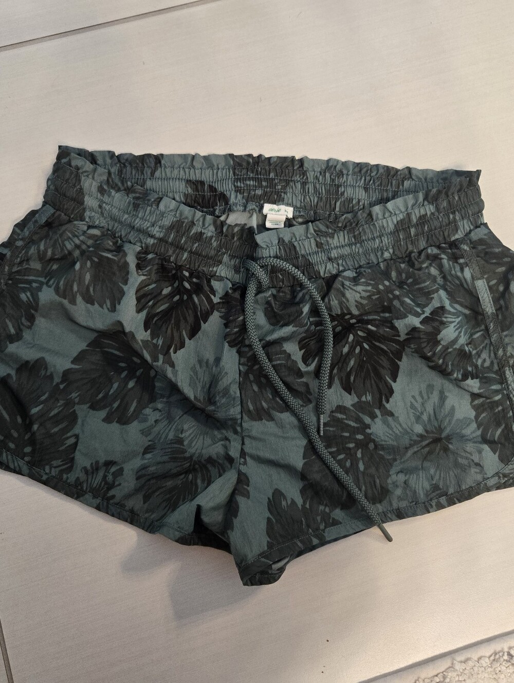 aerie athletic shorts slate green wash, Medium